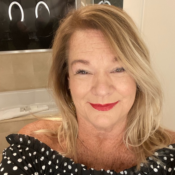 Meet your Posher, Catherine - Picture 2 of 3